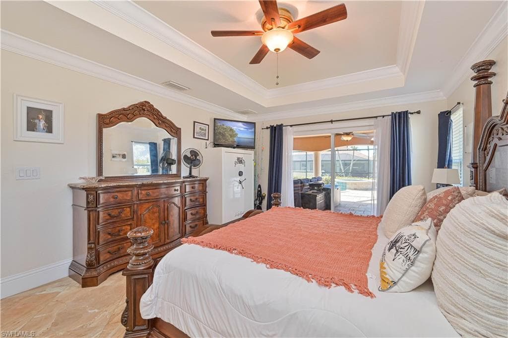 2210 10th Ter, Cape Coral, FL 33993-22