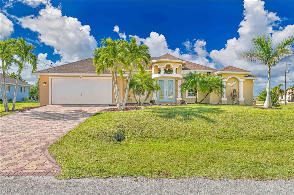 2210 10th Ter, Cape Coral, FL 33993-2