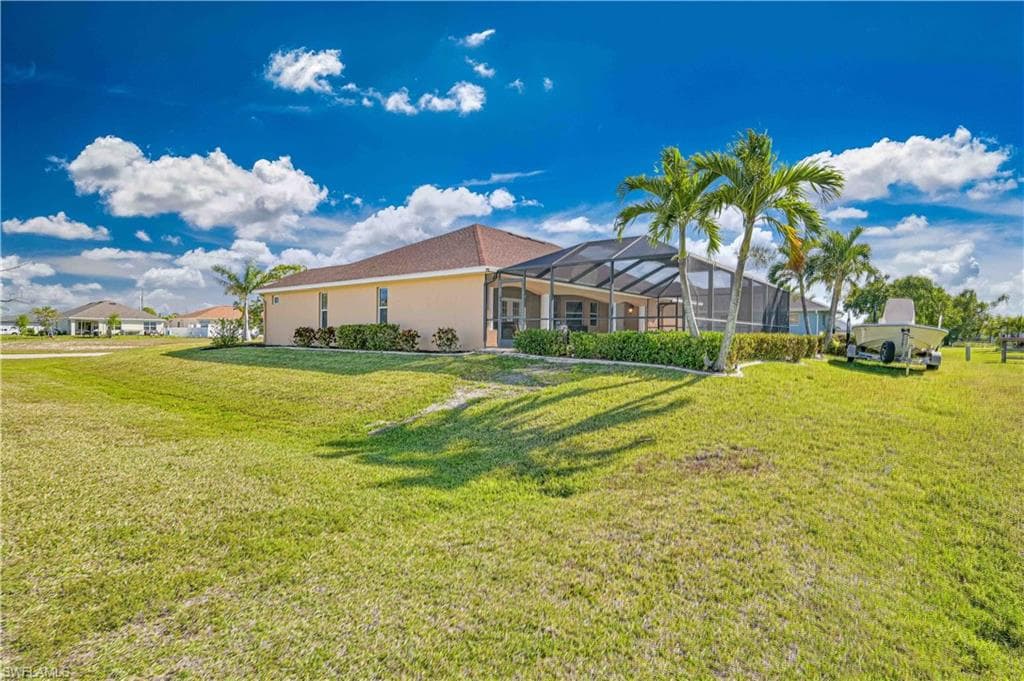 2210 10th Ter, Cape Coral, FL 33993-32
