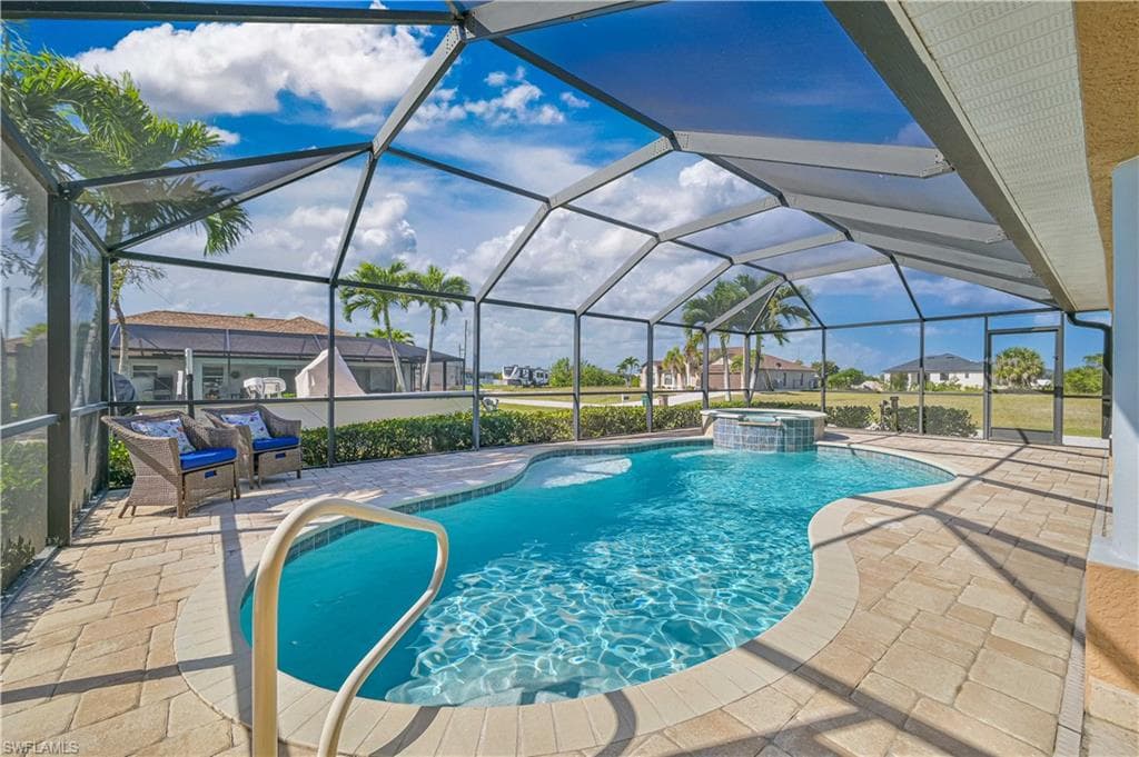 2210 10th Ter, Cape Coral, FL 33993-3