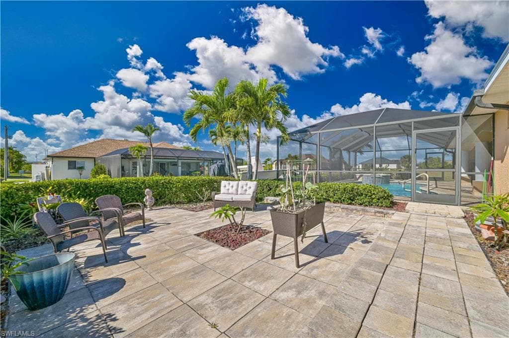 2210 10th Ter, Cape Coral, FL 33993-4