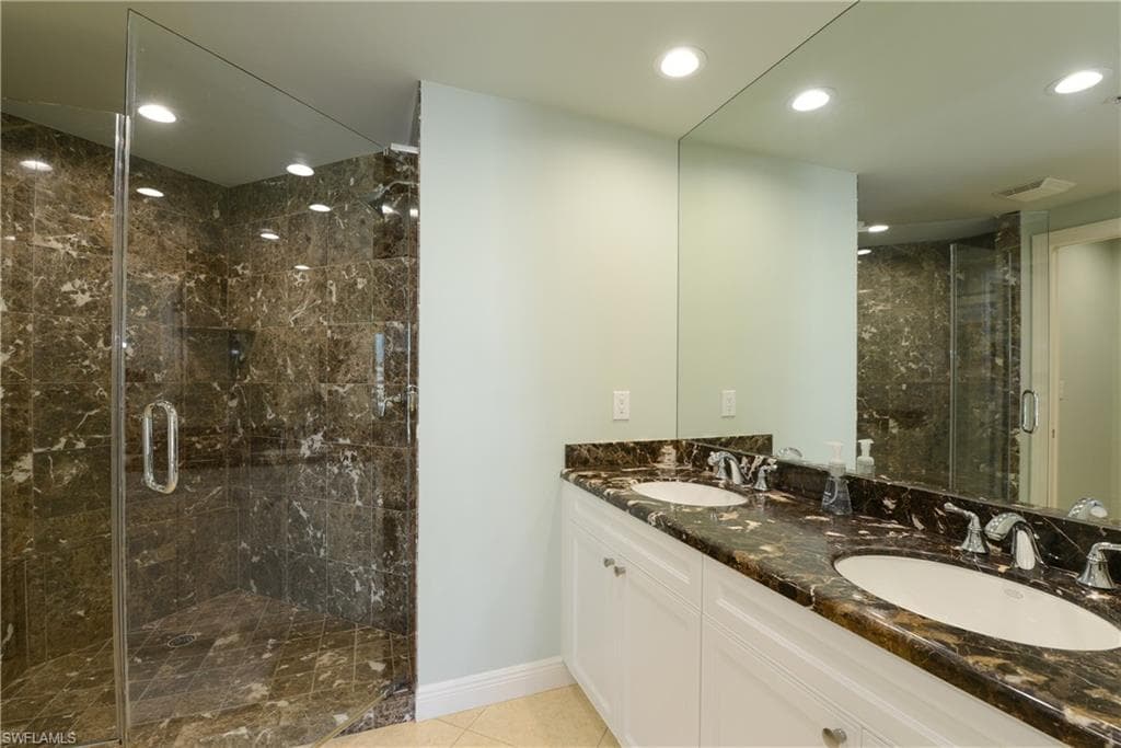 1490 5th Ave S 200b, Naples, FL 34102-11