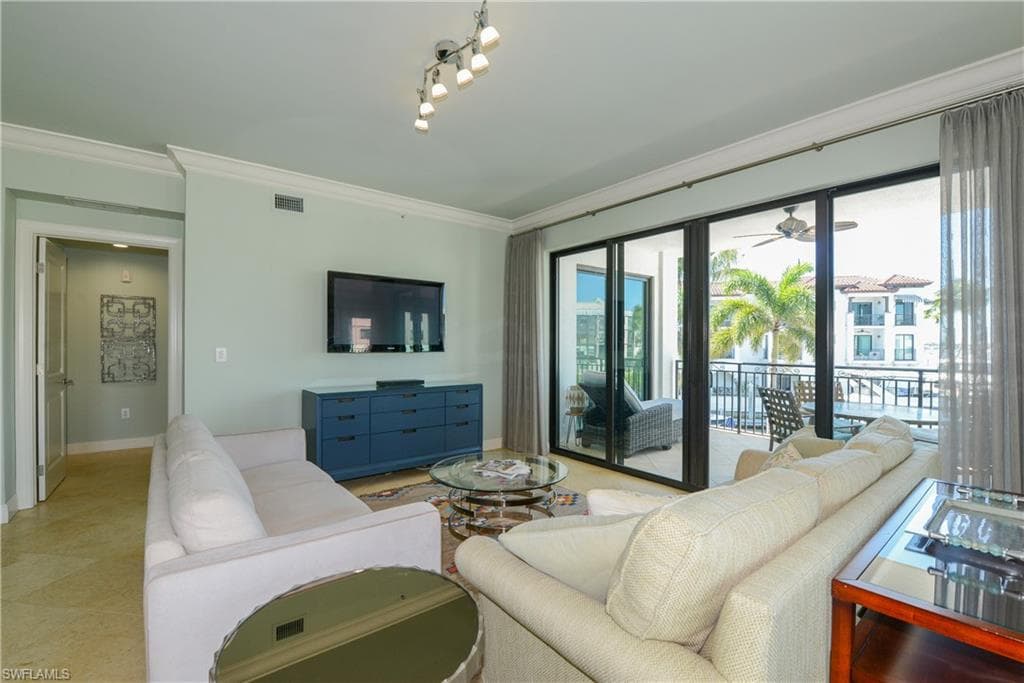 1490 5th Ave S 200b, Naples, FL 34102-15