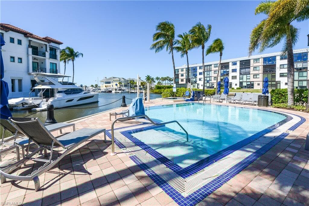 1490 5th Ave S 200b, Naples, FL 34102-6
