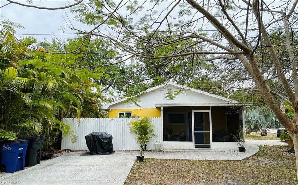 27777 Quinn St W, Bonita Springs, FL 34135-18