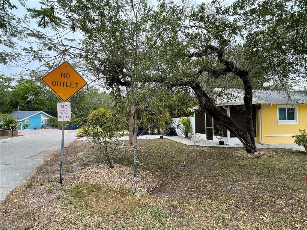 27777 Quinn St W, Bonita Springs, FL 34135-20