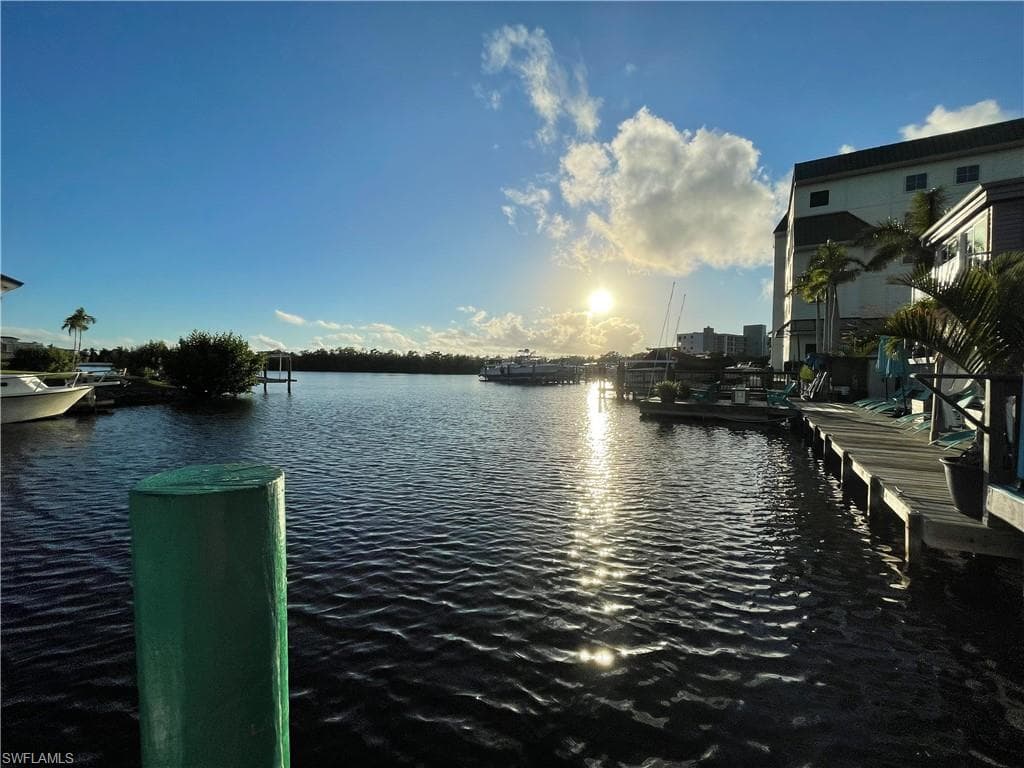 27777 Quinn St W, Bonita Springs, FL 34135-27