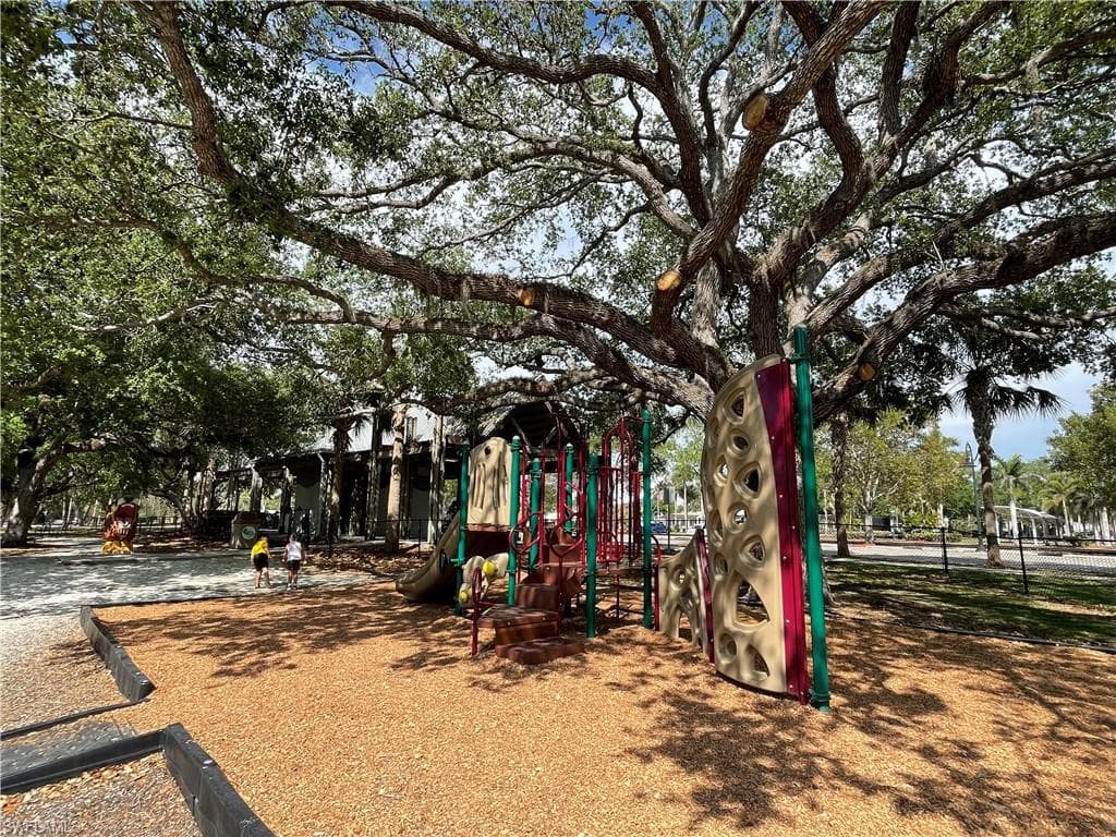 27777 Quinn St W, Bonita Springs, FL 34135-40