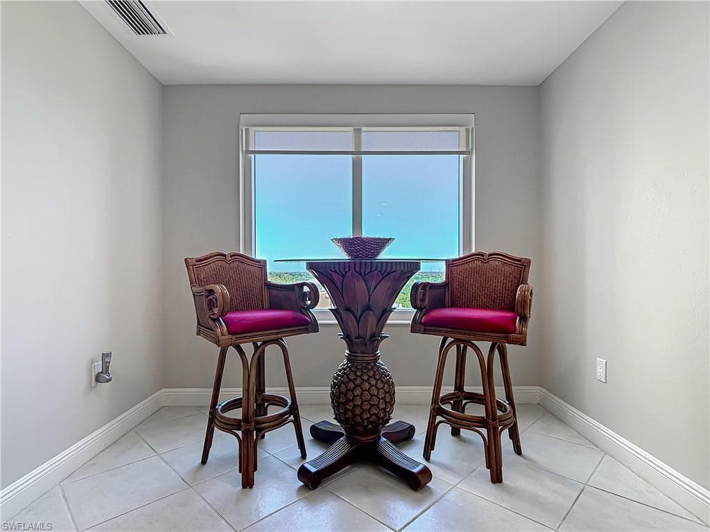 2745 1st St 1106, Fort Myers, FL 33916-11