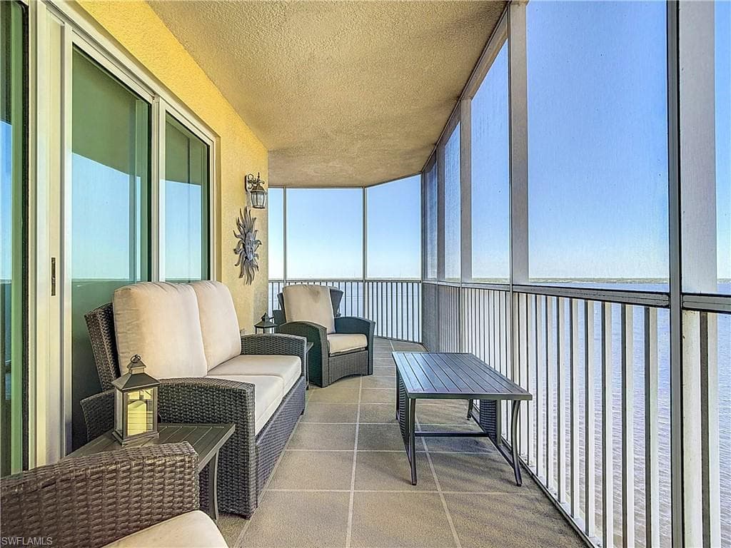 2745 1st St 1106, Fort Myers, FL 33916-25