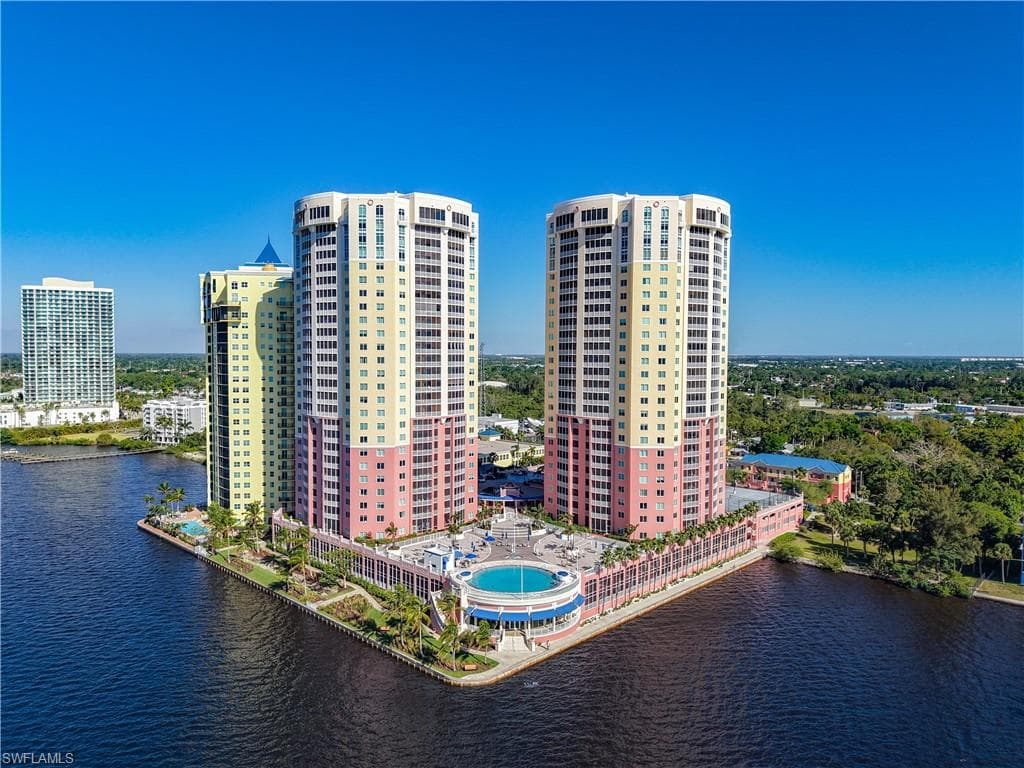 2745 1st St 1106, Fort Myers, FL 33916-2