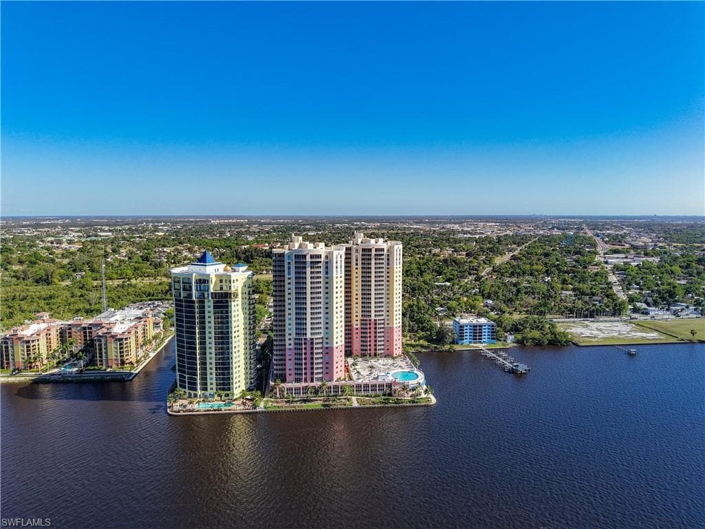 2745 1st St 1106, Fort Myers, FL 33916-4