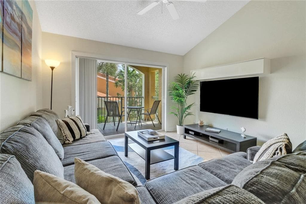 1270 Wildwood Lakes Blvd 306, Naples, FL 34104-9