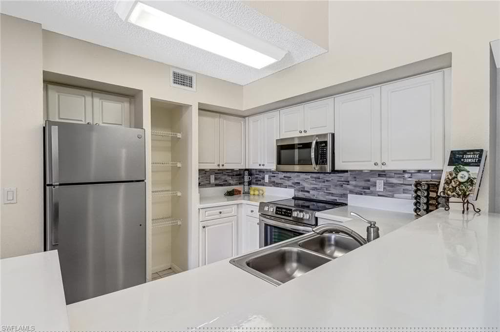 1270 Wildwood Lakes Blvd 306, Naples, FL 34104-14
