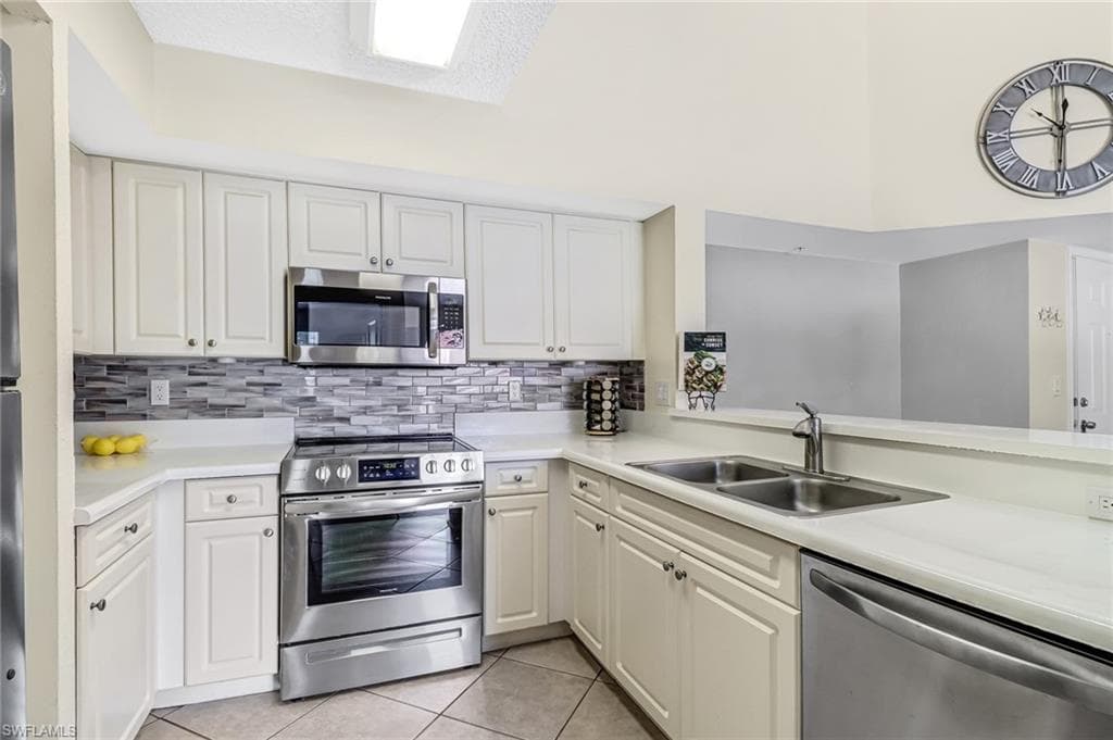 1270 Wildwood Lakes Blvd 306, Naples, FL 34104-16