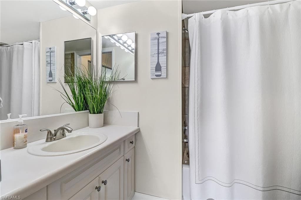 1270 Wildwood Lakes Blvd 306, Naples, FL 34104-29