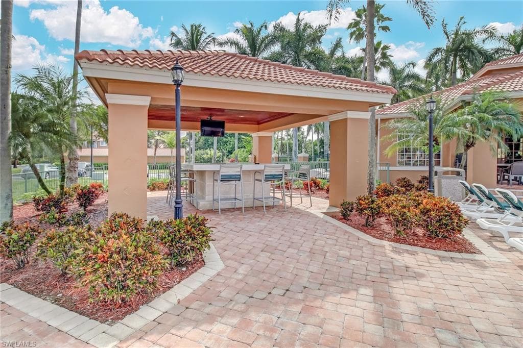 1270 Wildwood Lakes Blvd 306, Naples, FL 34104-39