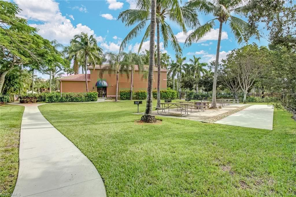 1270 Wildwood Lakes Blvd 306, Naples, FL 34104-40