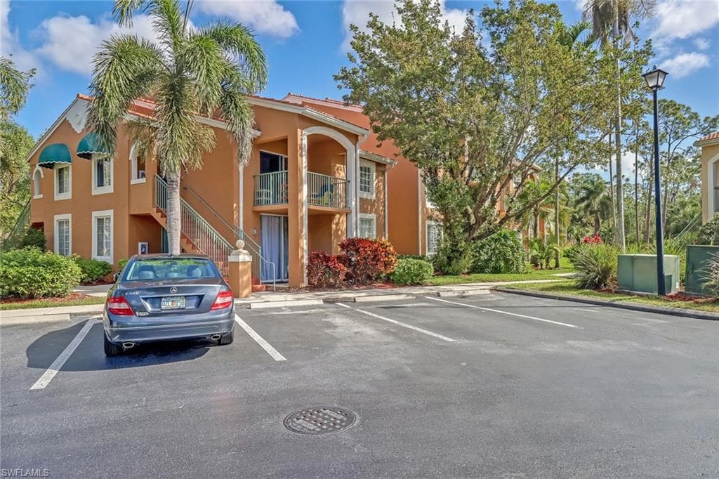 1270 Wildwood Lakes Blvd 306, Naples, FL 34104-4