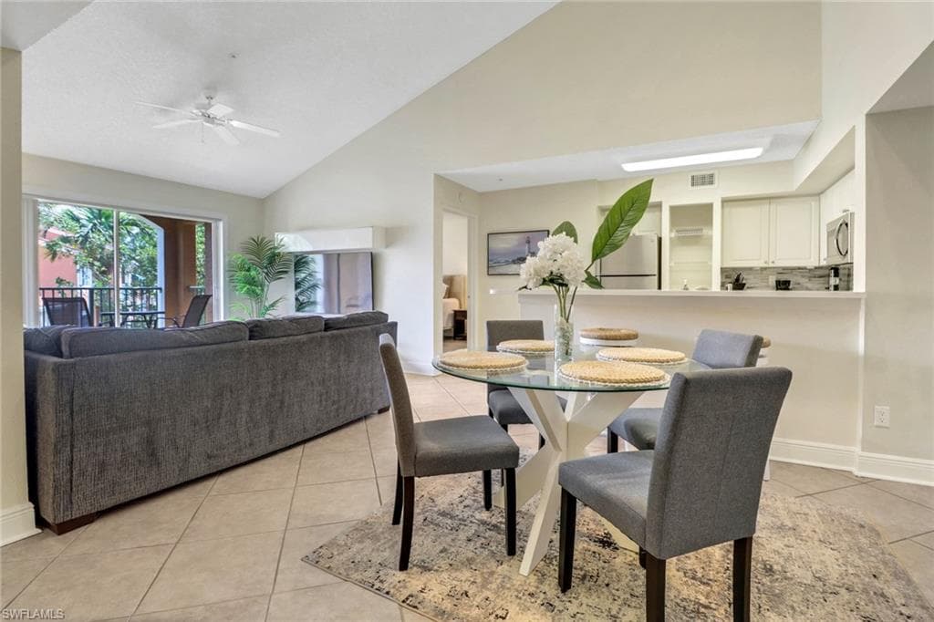 1270 Wildwood Lakes Blvd 306, Naples, FL 34104-5