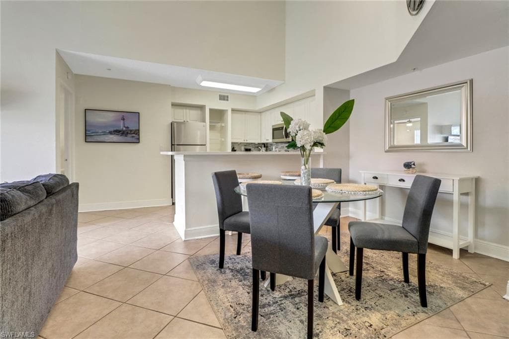 1270 Wildwood Lakes Blvd 306, Naples, FL 34104-6