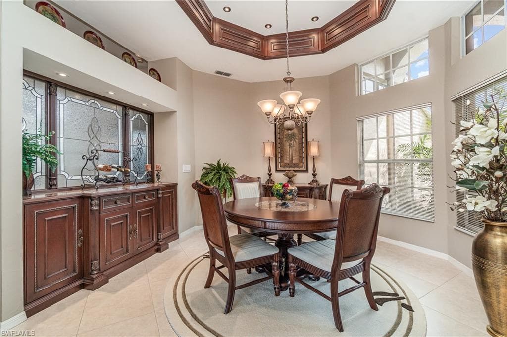 8335 Tuliptree Pl, Naples, FL 34113-11