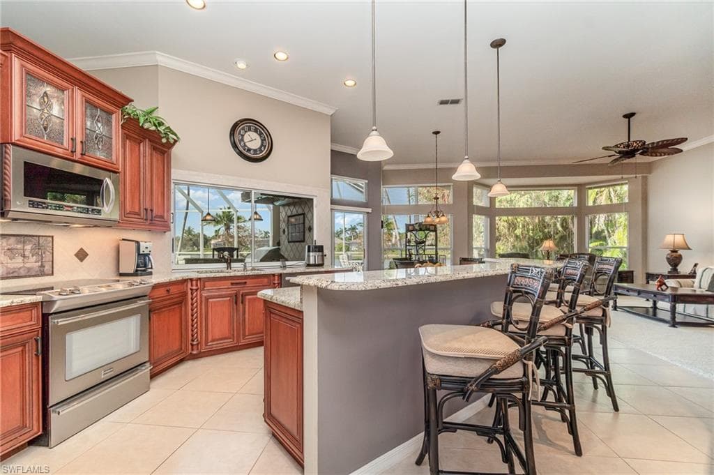 8335 Tuliptree Pl, Naples, FL 34113-13