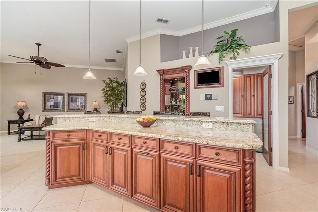 8335 Tuliptree Pl, Naples, FL 34113-14