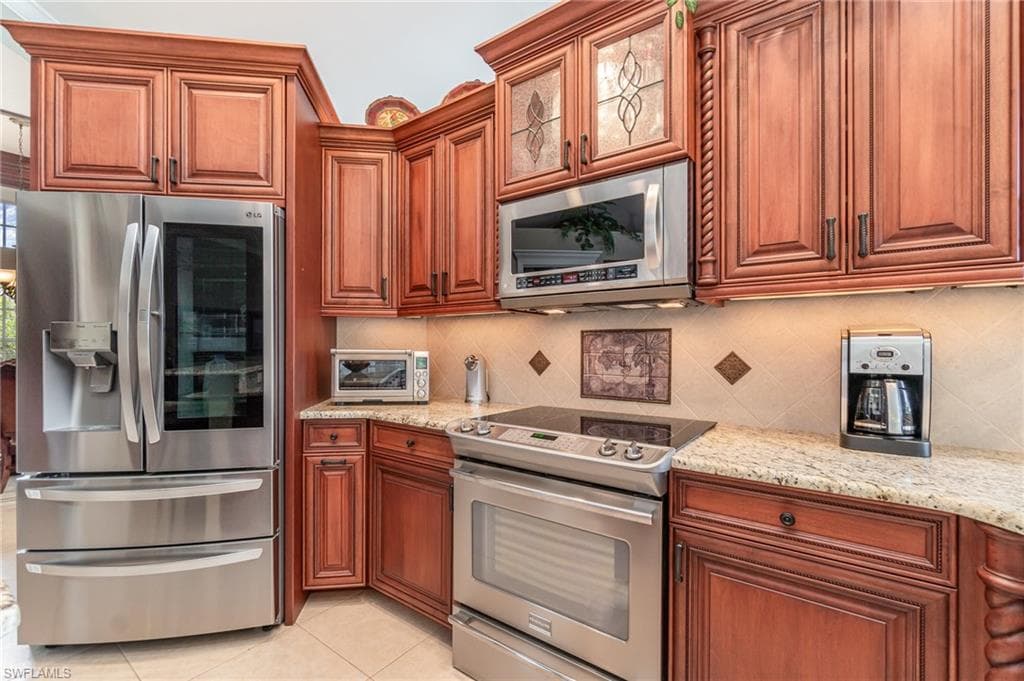 8335 Tuliptree Pl, Naples, FL 34113-16