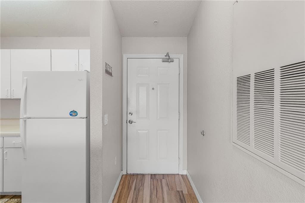 8284 Key Royal Cir 1332, Naples, FL 34119-5