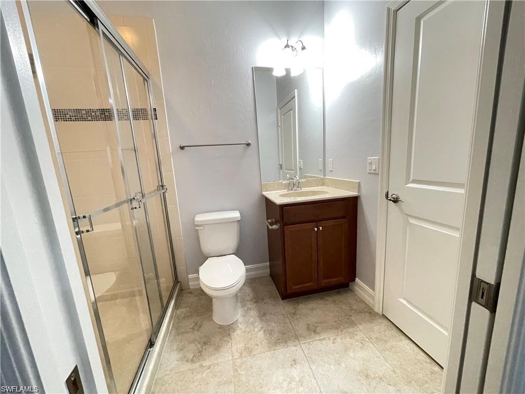 7818 Bristol Cir, Naples, FL 34120-14