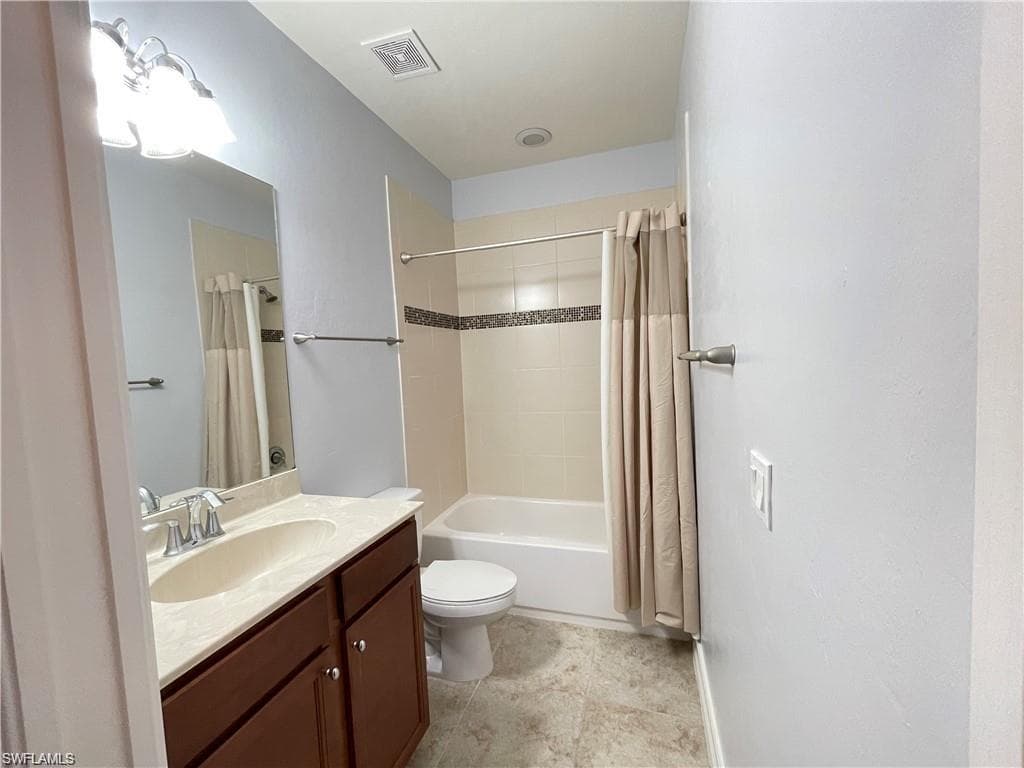 7818 Bristol Cir, Naples, FL 34120-16