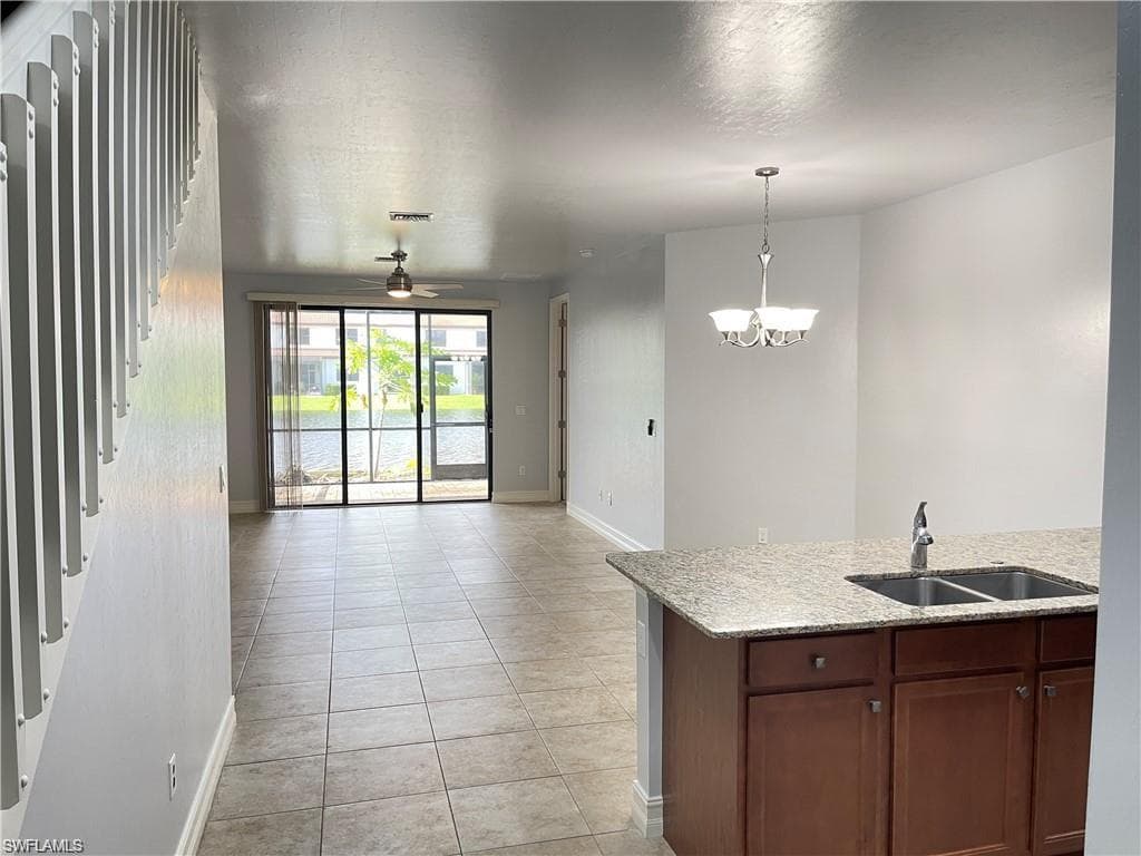 7818 Bristol Cir, Naples, FL 34120-3