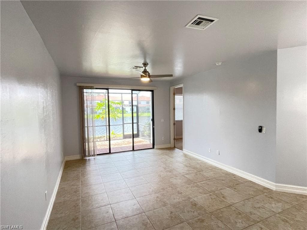 7818 Bristol Cir, Naples, FL 34120-8