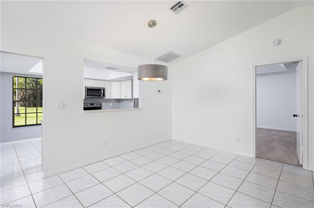 5671 Green Blvd, Naples, FL 34116-12