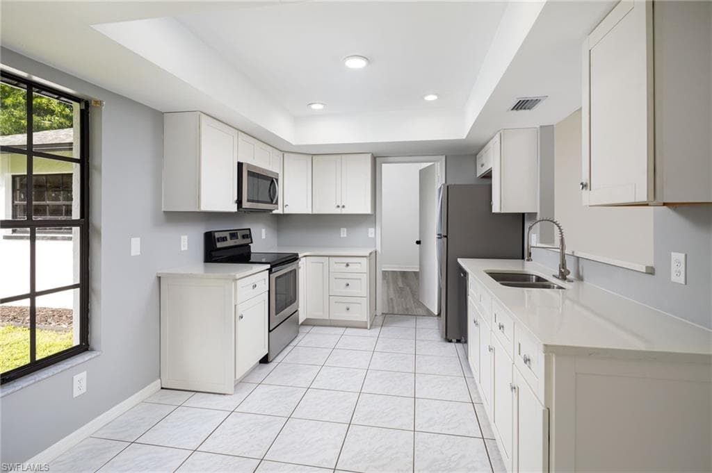 5671 Green Blvd, Naples, FL 34116-16