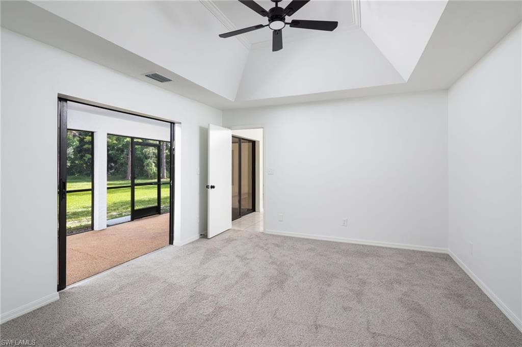 5671 Green Blvd, Naples, FL 34116-22
