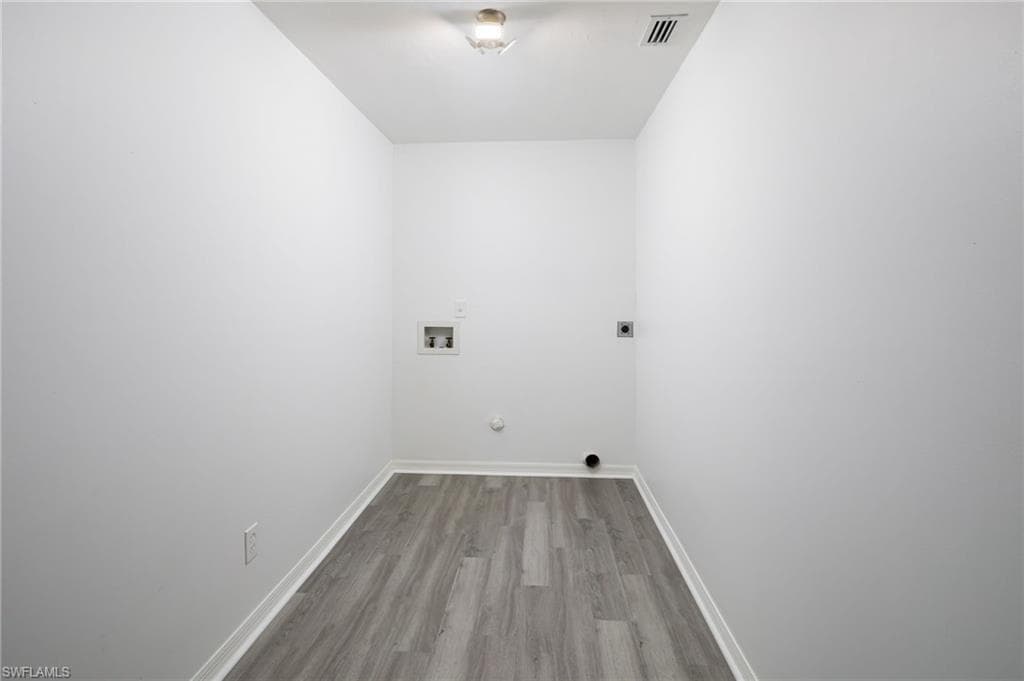 5671 Green Blvd, Naples, FL 34116-29