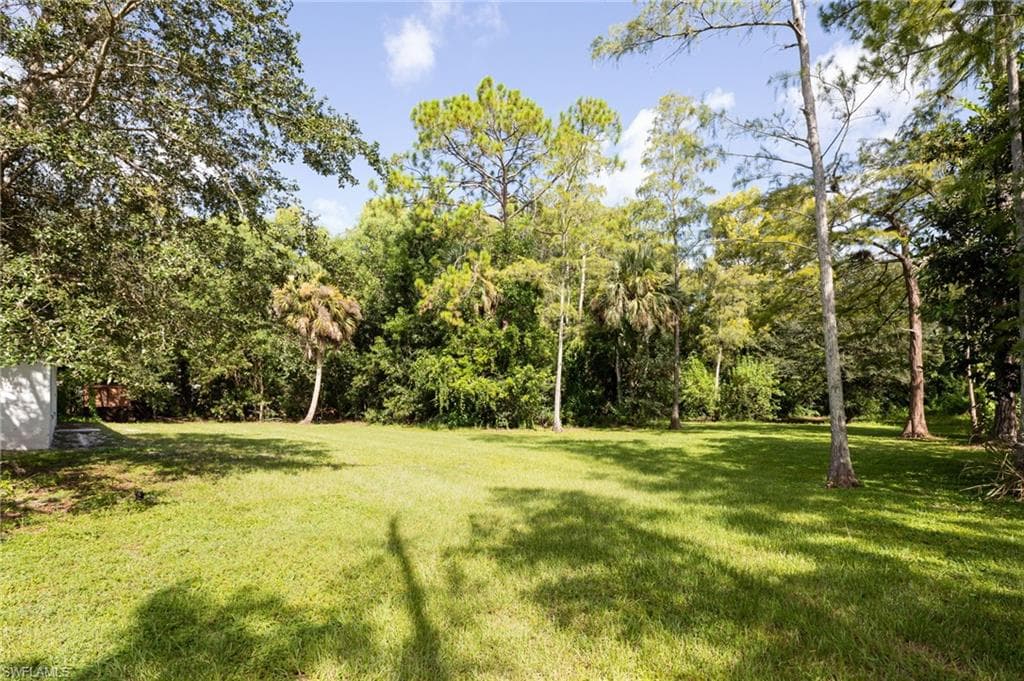 5671 Green Blvd, Naples, FL 34116-35