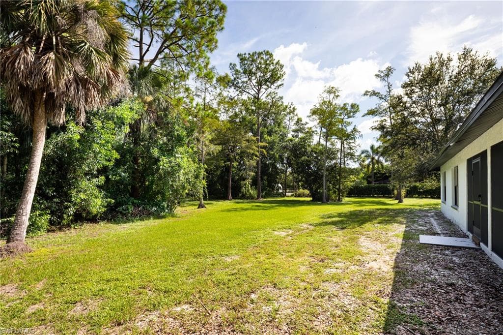 5671 Green Blvd, Naples, FL 34116-36