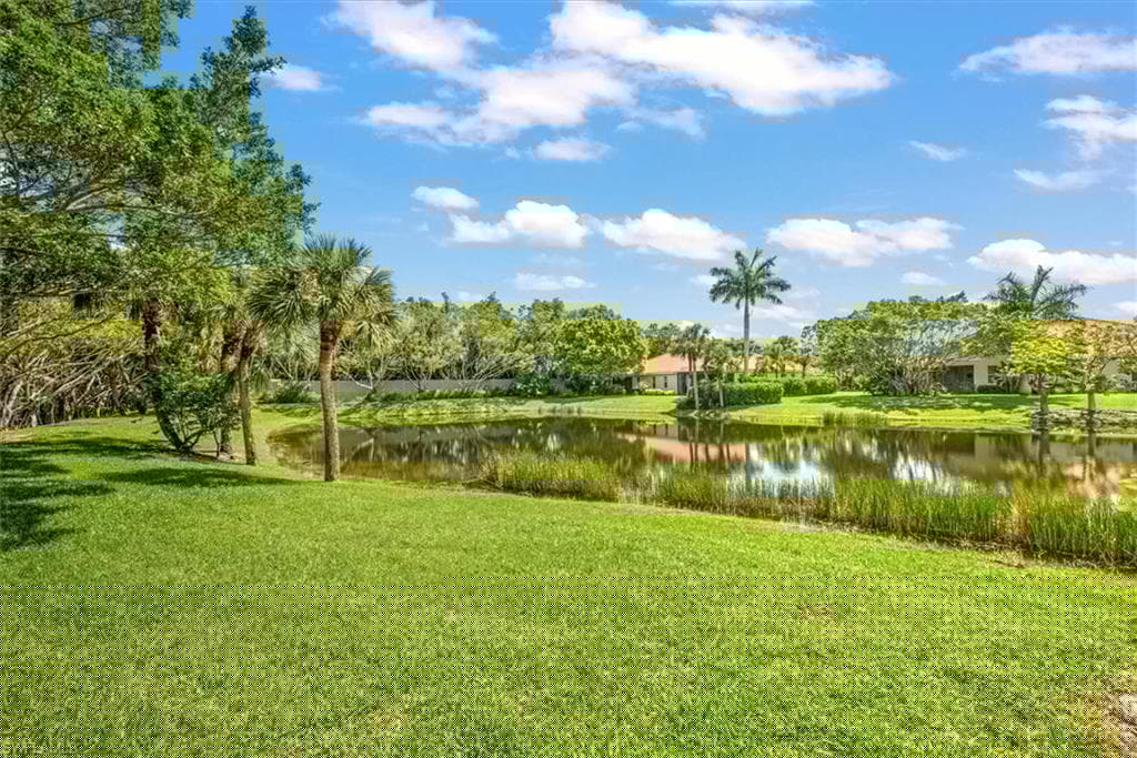8385 Whisper Trace Ln N-104, Naples, FL 34114-25