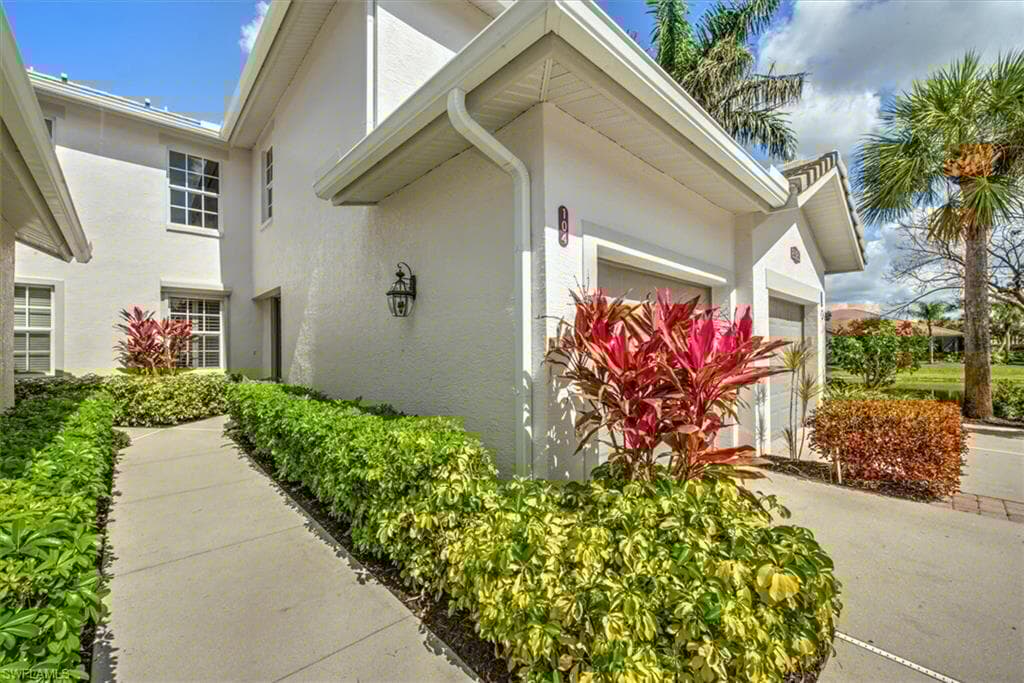 8385 Whisper Trace Ln N-104, Naples, FL 34114-4