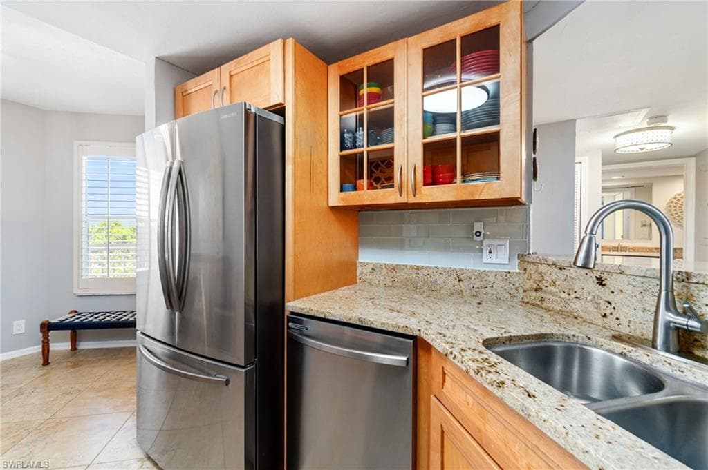 340 Horse Creek Dr 403, Naples, FL 34110-11