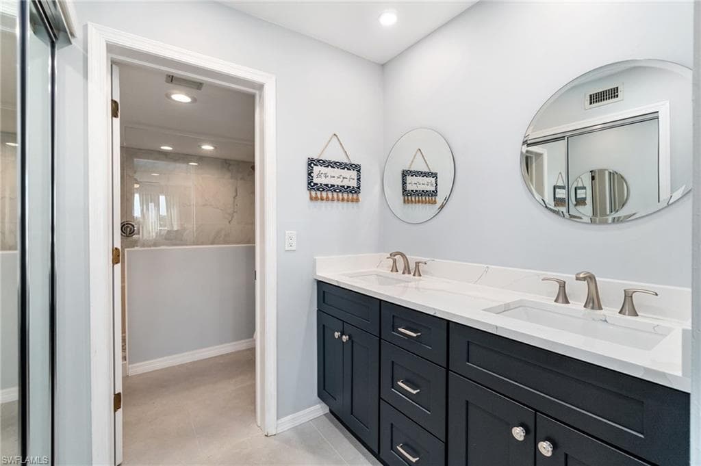 340 Horse Creek Dr 403, Naples, FL 34110-15