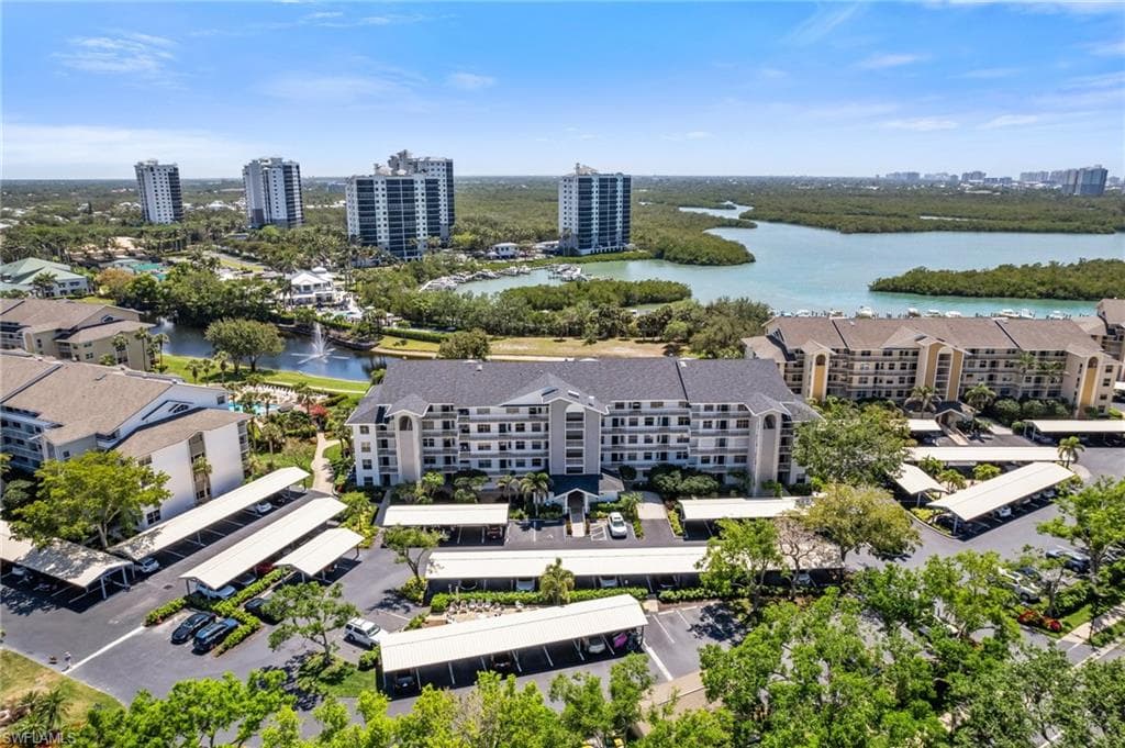 340 Horse Creek Dr 403, Naples, FL 34110-24