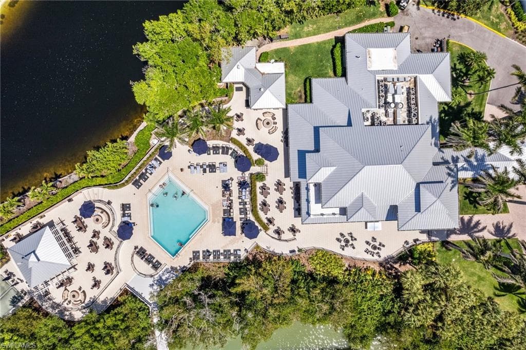 340 Horse Creek Dr 403, Naples, FL 34110-27