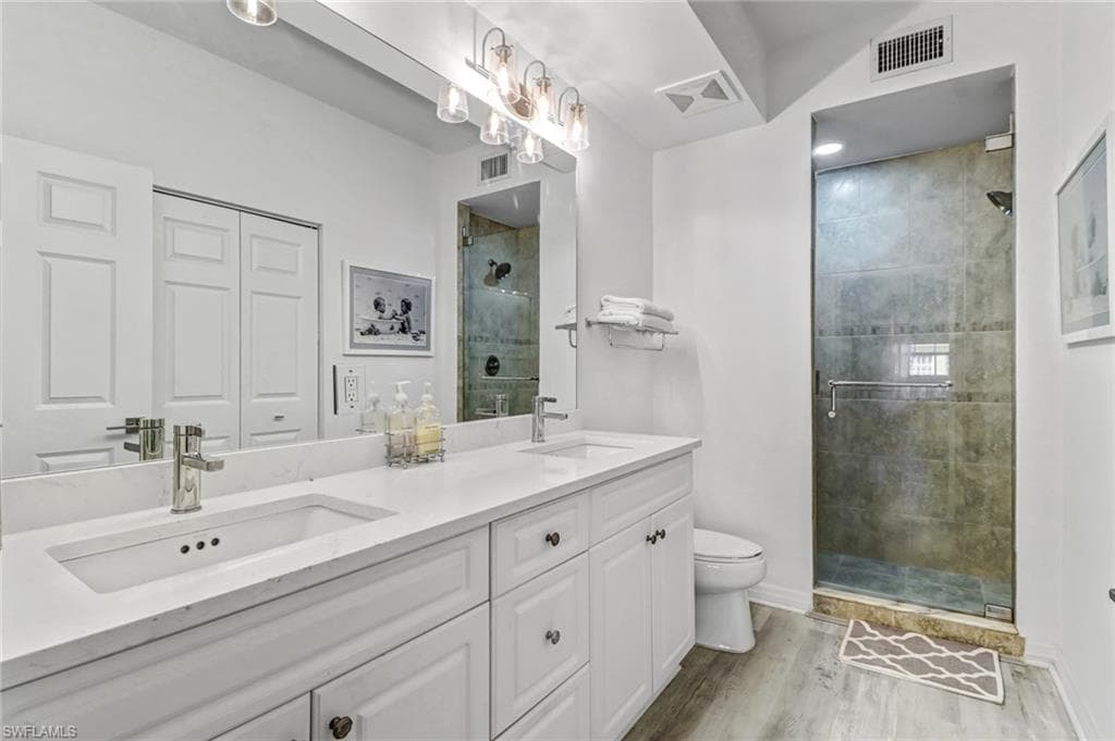 410 Bayfront Pl 2205, Naples, FL 34102-17