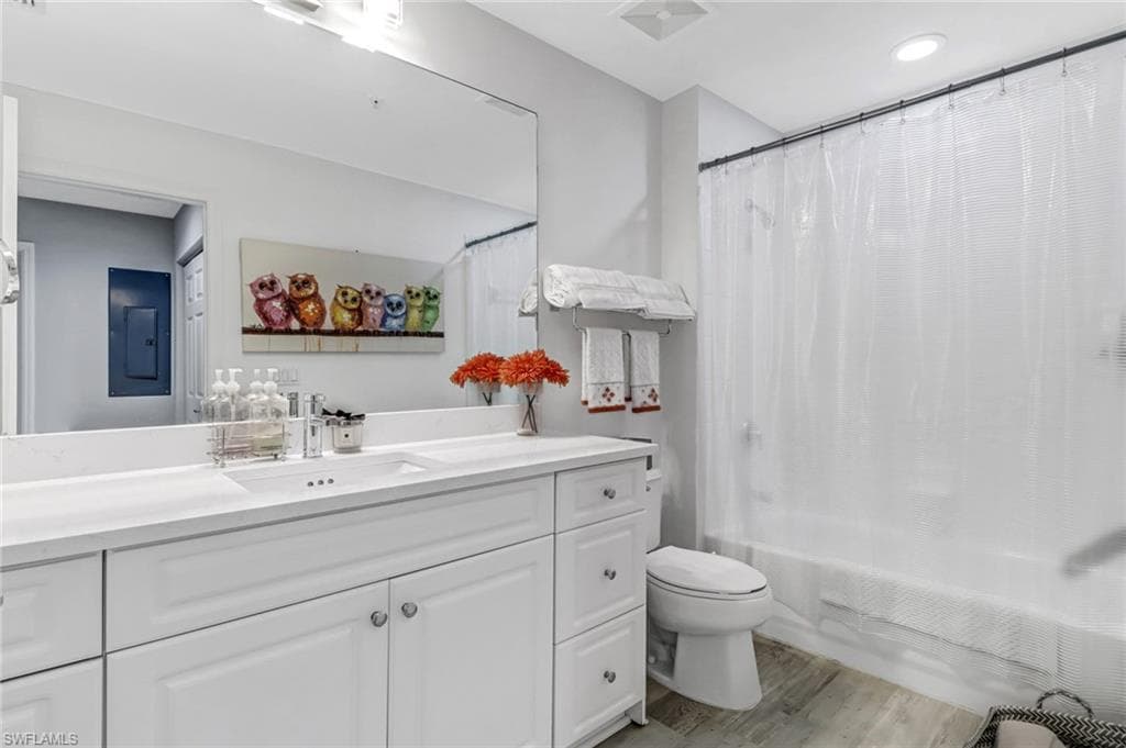 410 Bayfront Pl 2205, Naples, FL 34102-21
