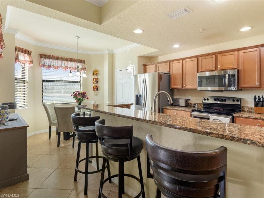 9731 Acqua Ct 512, Naples, FL 34113-8