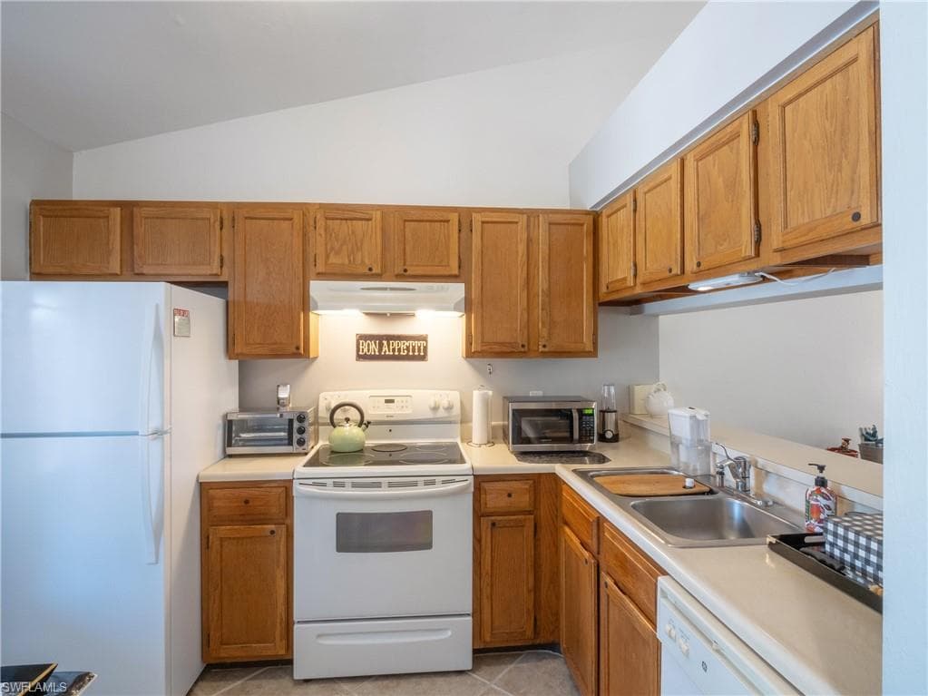 5857 Rattlesnake Hamm Rd 204, Naples, FL 34113-4